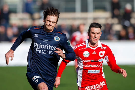 Utsiktens Peter Nilsson och Degerfors Fuad Hyseni