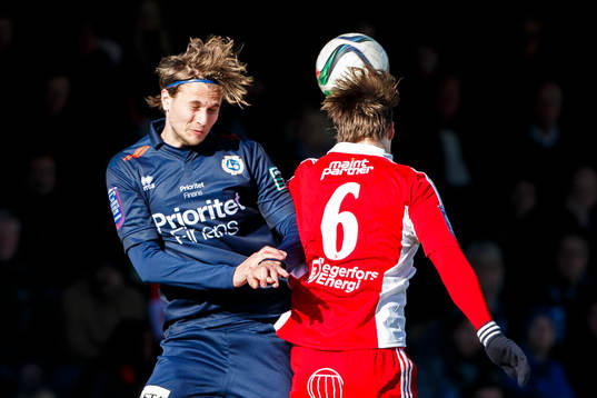 Utsiktens Jonas Hellgren och Degerfors Erik Jernberg