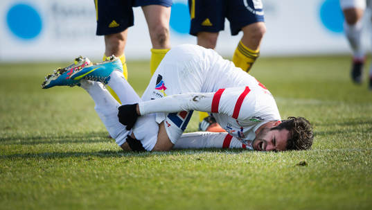 Assyriskas Christer Yousef i matchen i Superettan mellan Ängelholm och Assyriska i Ängelholm 5 april 2015.