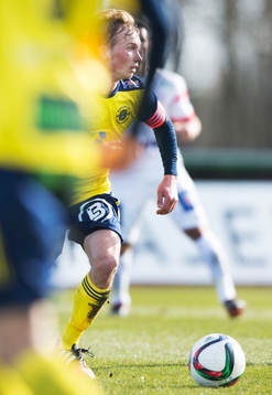 Ängelholms unge lagkapten Albin Nilsson i matchen i Superettan mellan Ängelholm och Assyriska i Ängelholm 5 april 2015.