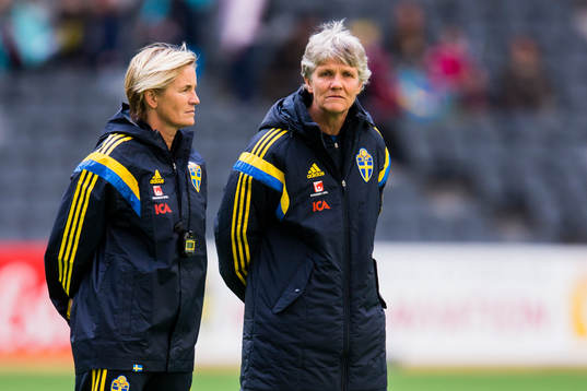 Sveriges assisterande förbundskapten Lilie Persson och förbundskapten Pia Sundhage