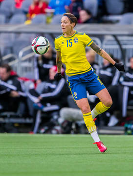 Sveriges Therese Sjögran tar ner bollen