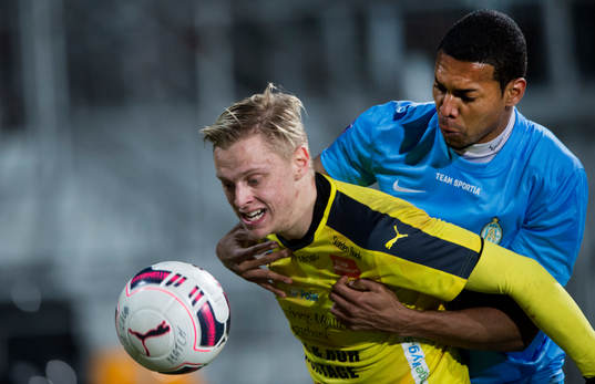 Mjällbys Mattias Håkansson  i matchen i Superettan mellan