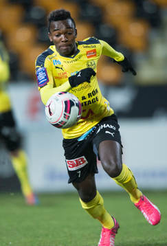 Mjällbys Lumala Abdu  i matchen i Superettan mellan