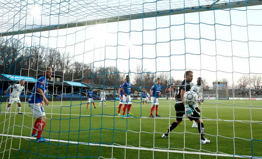 Mål 0-2 förbi Åtvidabergs målvakt Henrik Gustavsson