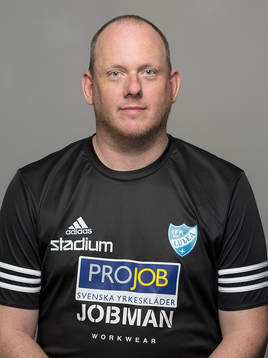  Nils-Olof Carlsson poserar för ett porträtt den 9 april 2015 i Luleå.