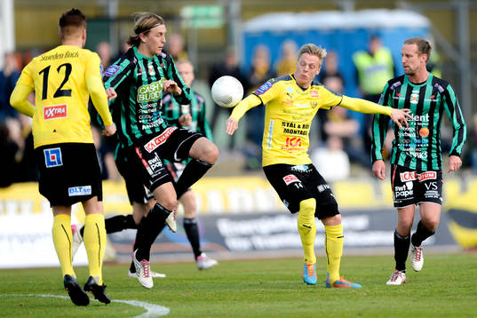 Varbergs Joakim Lindner och Mjällbys Mattias Håkansson