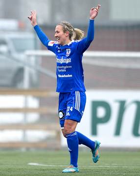 s Kristy Yallop jublar efter sitt 1-0 mål under fotbollsmatchen i Damallsvenskan mellan Piteå och Vittsjö den 12 april 2015 i Piteå.