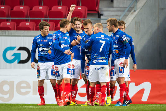 Åtvidabergs Victor Sköld jublar med armen i luften