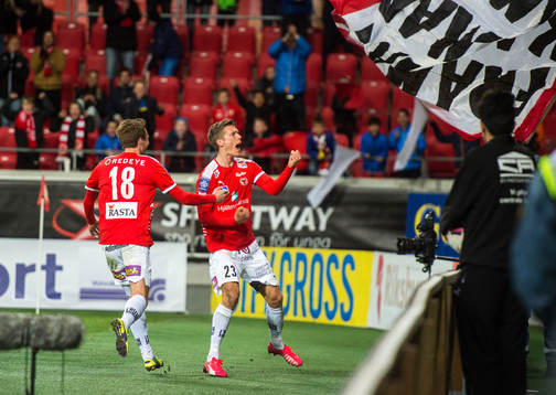 Kalmars Viktor Elm och Tor Øyvind Hovda jublar