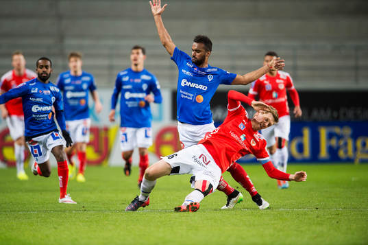 Kalmars David Elm och Åtvidabergs Alberis Sérgio Angelo da Silva