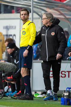 Domaren Johan Hamlin skadades