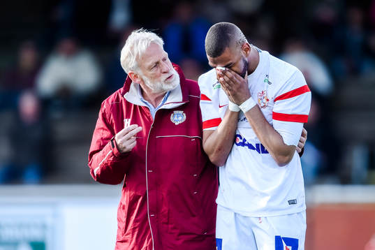 Assyriska Kyle Konwea lämnar planen