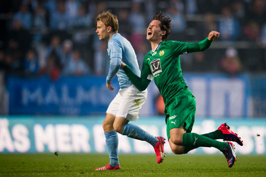 Hammarbys Philip Haglund faller