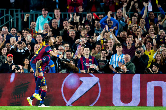 Barcelonas Neymar jublar