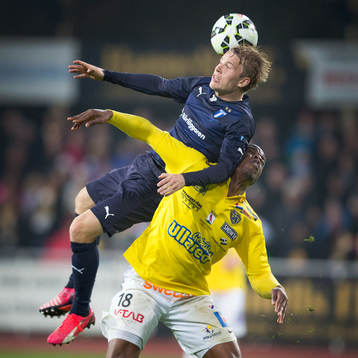 Malmös Oscar Lewicki och Falkenbergs Hakeem Araba