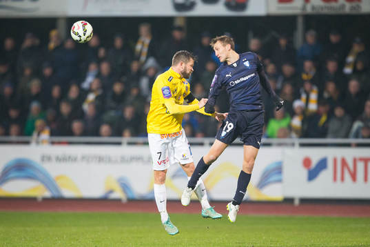Falkenbergs David Svensson och Malmö FFs Magnus Wolff Eikrem