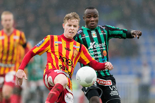 Syrianskas Victor Wernersson  och Varbergs Nsima Peter