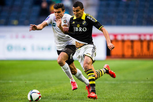 s Nabil Bahoui under fotbollsmatchen i Allsvenskan mellan AIK och Örebro den 26 april 2015 i Stockholm. 