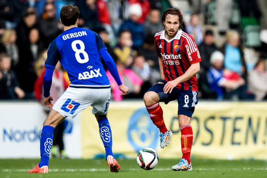 Djurgårdens Kevin Walker och Sundsvalls Lars Gerson