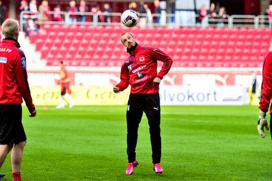 Kalmars Pär Ericsson värmer upp