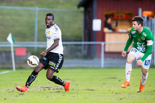 Gais Kieron Cadogan mot Jönköpings Södras Jonathan Tamimi