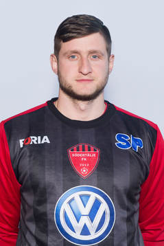 Södertäljes Krzysztof Kochanski poserar för ett porträtt den  27 april 2015 i Södertälje. 