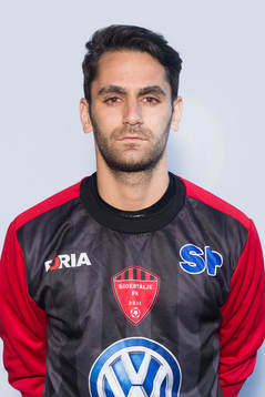 Södertäljes Karlos Touma poserar för ett porträtt den  27 april 2015 i Södertälje. 