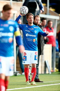 s tränare Andreas Alm under fotbollsmatchen i Allsvenskan mellan Åtvidaberg och AIK den 29 april 2015 i Åtvidaberg.