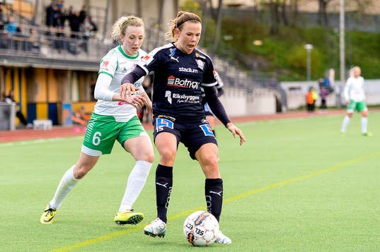 Hammarbys Olga Ekblom och Linköpings Jessica Samuelsson