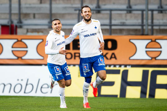 Norrköpings Rawez Lawan och Emir Kujovic jublar