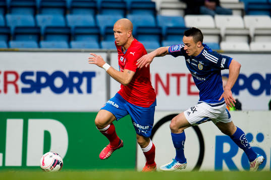 Helsingborgs Mattias Lindström och Sundsvalls Adam Chennoufi