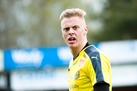 Mjällbys Mattias Håkansson reagerar