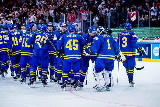 Sveriges spelare jublar