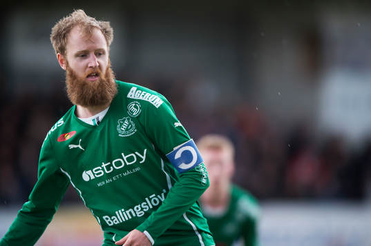 s Oskar Olsson i matchen i division 2 mellan Hässleholms IF och IFK Hässleholm i Hässleholm 1 maj 2015.