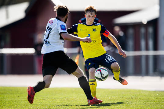 Frej Täbys Adam Gradén och Ängelholms Albin Nilsson