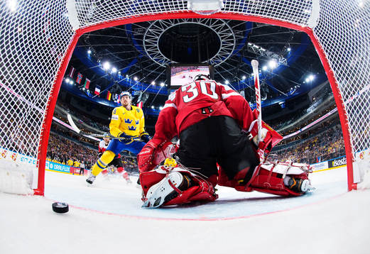Sveriges Elias Lindholm skjuter in 0-5 bakom Österrikes