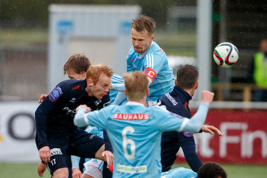 Utsiktens Robin Jonsson och Brommapojkarnas Jacob Une