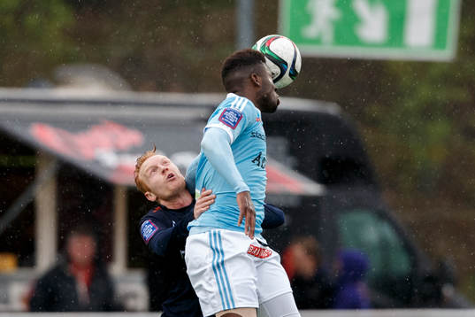Utsiktens Robin Jonsson och Brommapojkarnas Christian Kouakou