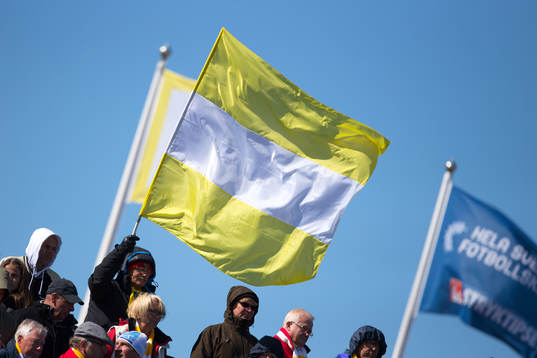Falkenbergs klacken och en flagga