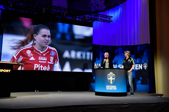 Piteås Emilia Appelqvist tog ut av Sveriges assisterande förbundskapten Lilie Persson och förbundskapten Pia Sundhage när VM-truppen presenteras