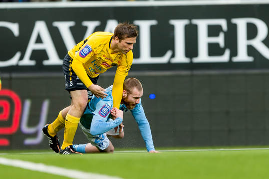 Elfsborgs Anders Svensson och Malmö FFs Filip Helander