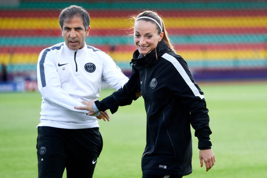 PSGs tränare Farid Benstiti och Kosovare Asllani