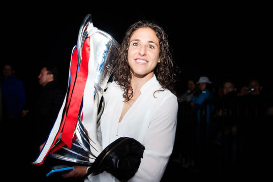 Frankfurts Veronica Boquete med pokalen