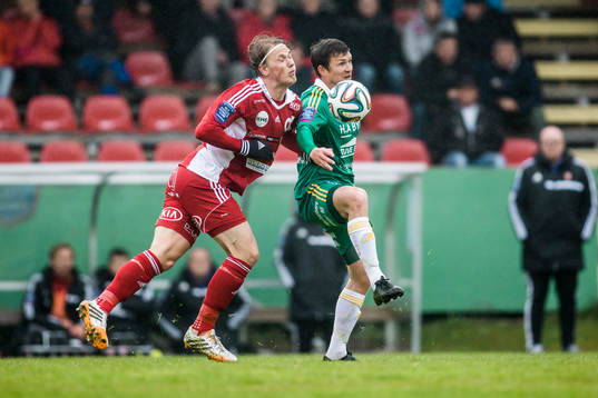 Degerfors Hampus Zackrisson (v) och Ljungskiles Hannes Stiller (h)