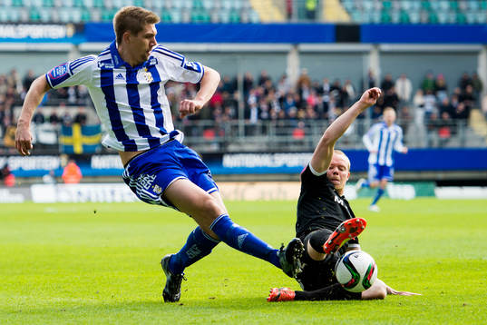 IFK Göteborgs Mikael Boman Örebros Patrik Haginge  