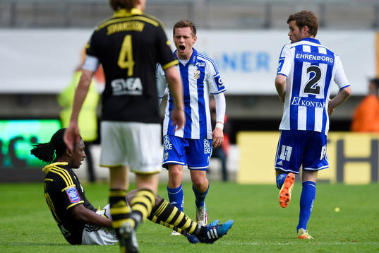 s Dickson Etuhu i backen