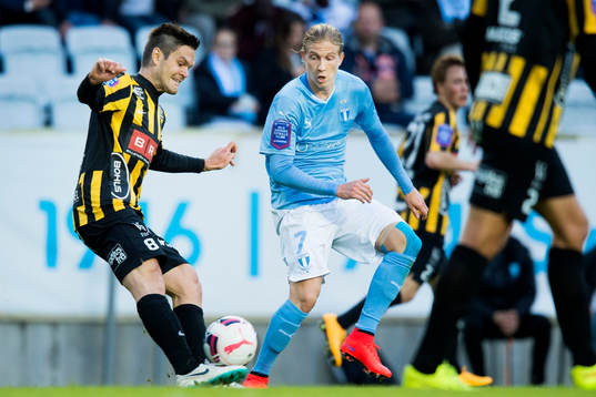 Häckens Ivo Pekalski och Malmö FFs Simon Kroon