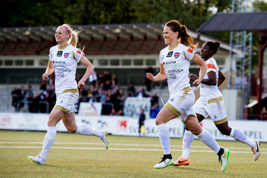Rosengårds Amanda Ilestedt, Sara Björk Gunnarsdottir och