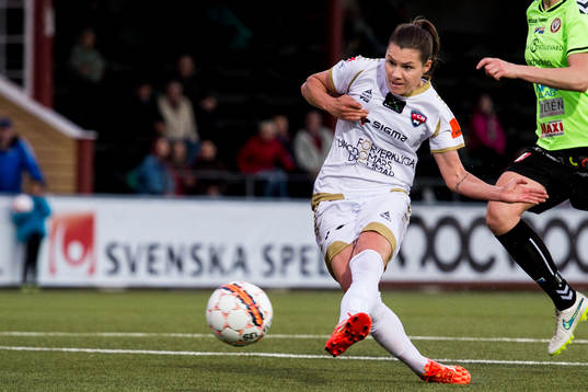 Rosengårds Ramona Bachmann skjuter in 4-0